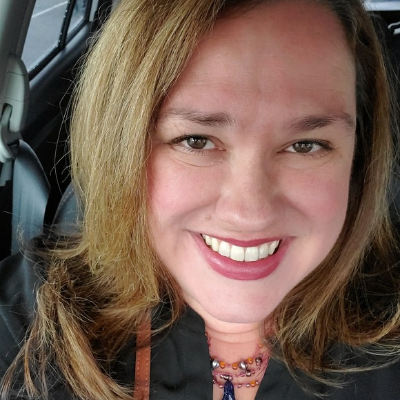 Meet your Posher, Carrie - Picture 1 of 1